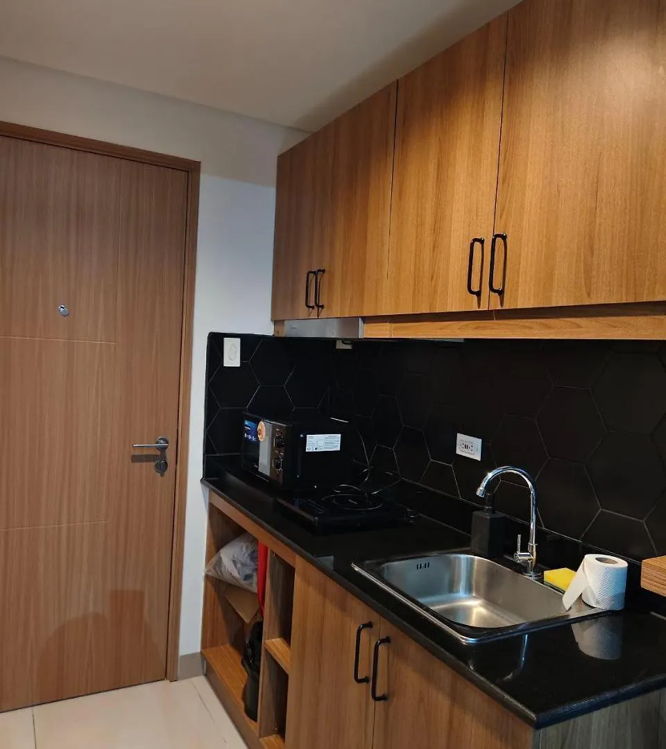 Relaxing Staycation With Free Coffee - Netflix Manila Apartment